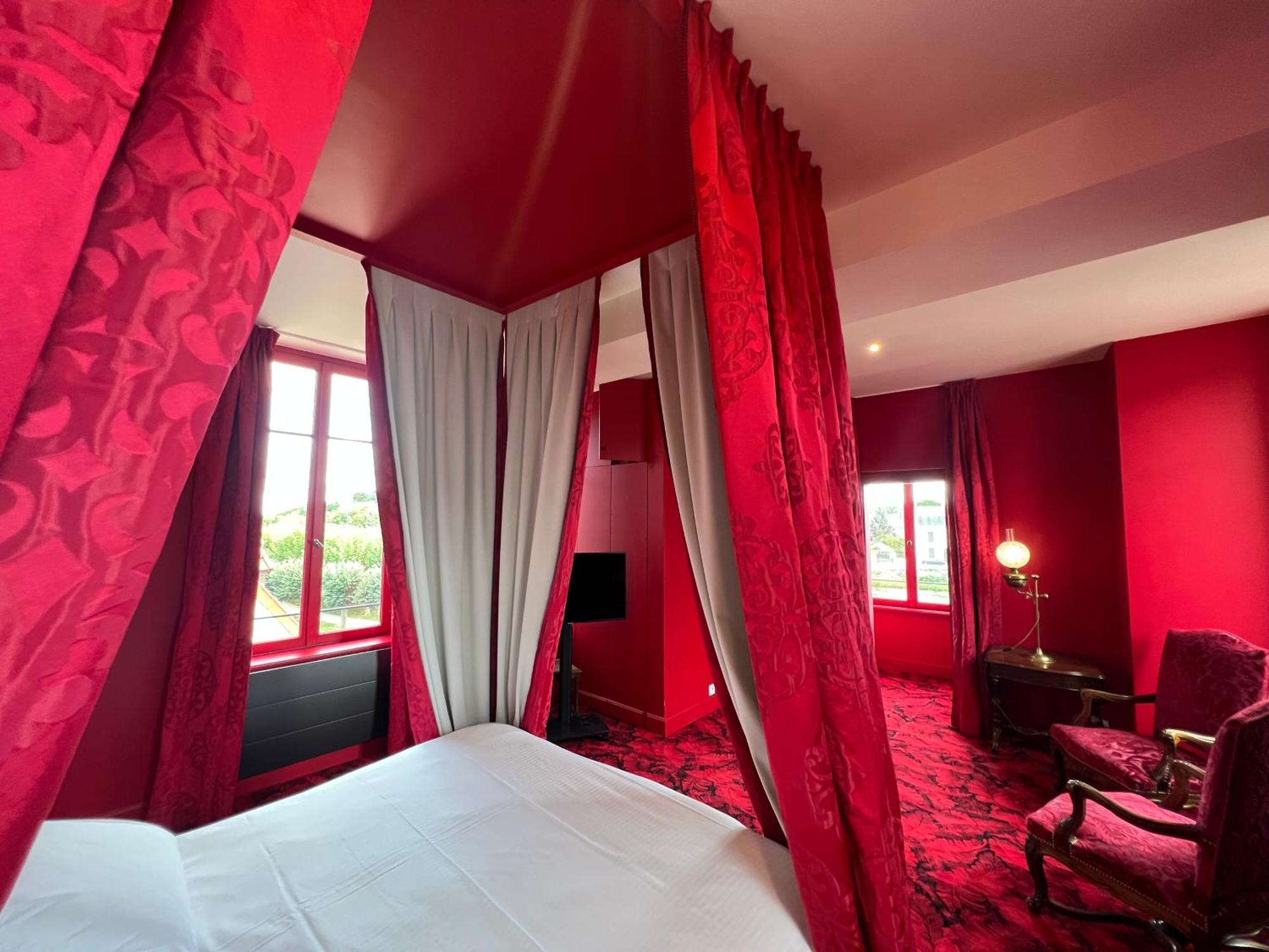 Logis Hotel La Maison A Pan De Bois Vierzon Exteriör bild