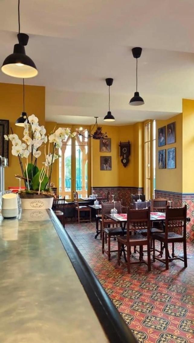 Logis Hotel La Maison A Pan De Bois Vierzon Exteriör bild