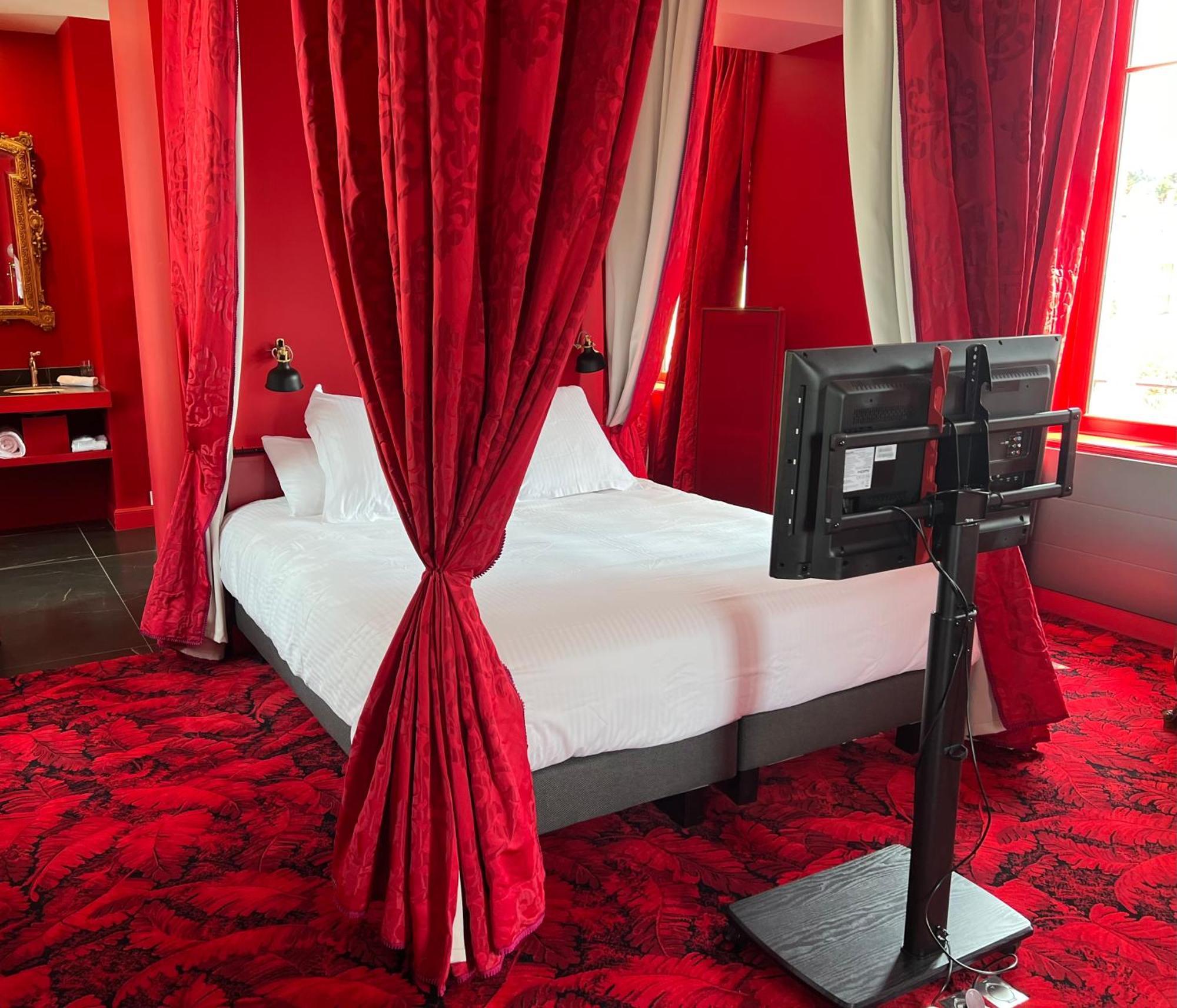 Logis Hotel La Maison A Pan De Bois Vierzon Exteriör bild